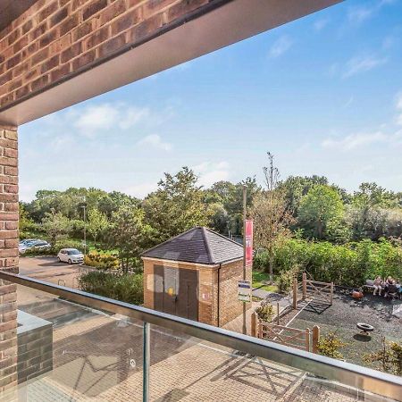 Modern 1 Bedroom Apartment With Parking In Colindale, London Edgware Esterno foto