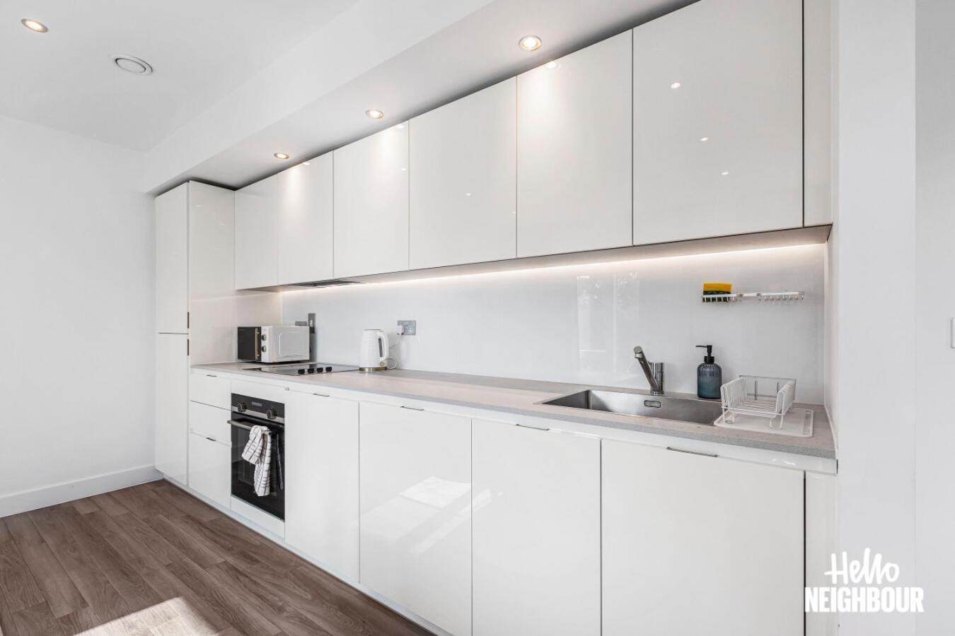 Modern 1 Bedroom Apartment With Parking In Colindale, London Edgware Esterno foto