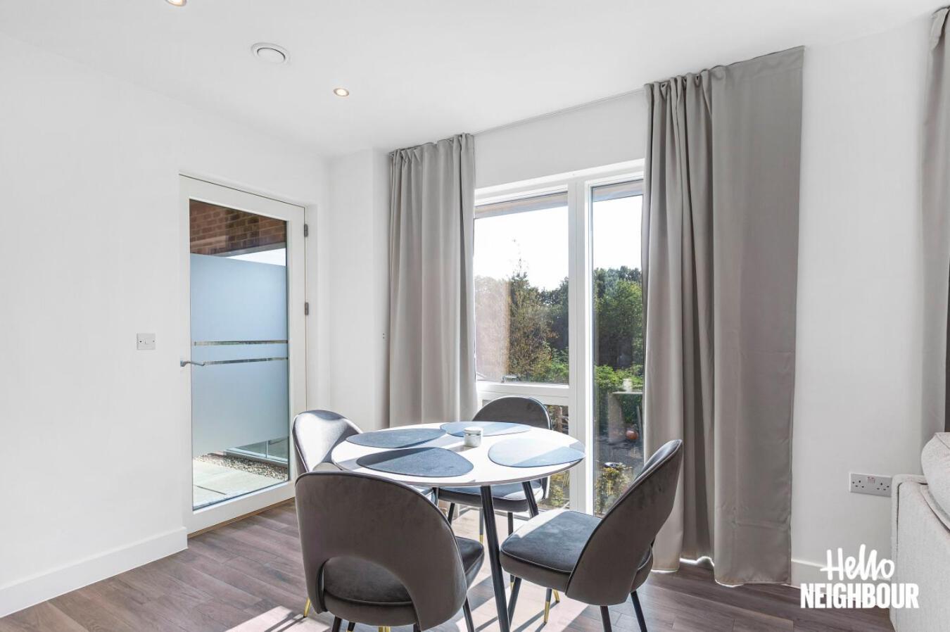 Modern 1 Bedroom Apartment With Parking In Colindale, London Edgware Esterno foto
